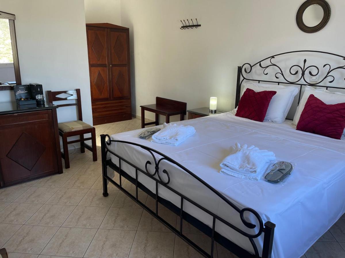 Venikouas Hotel Platis Gialos  Eksteriør billede